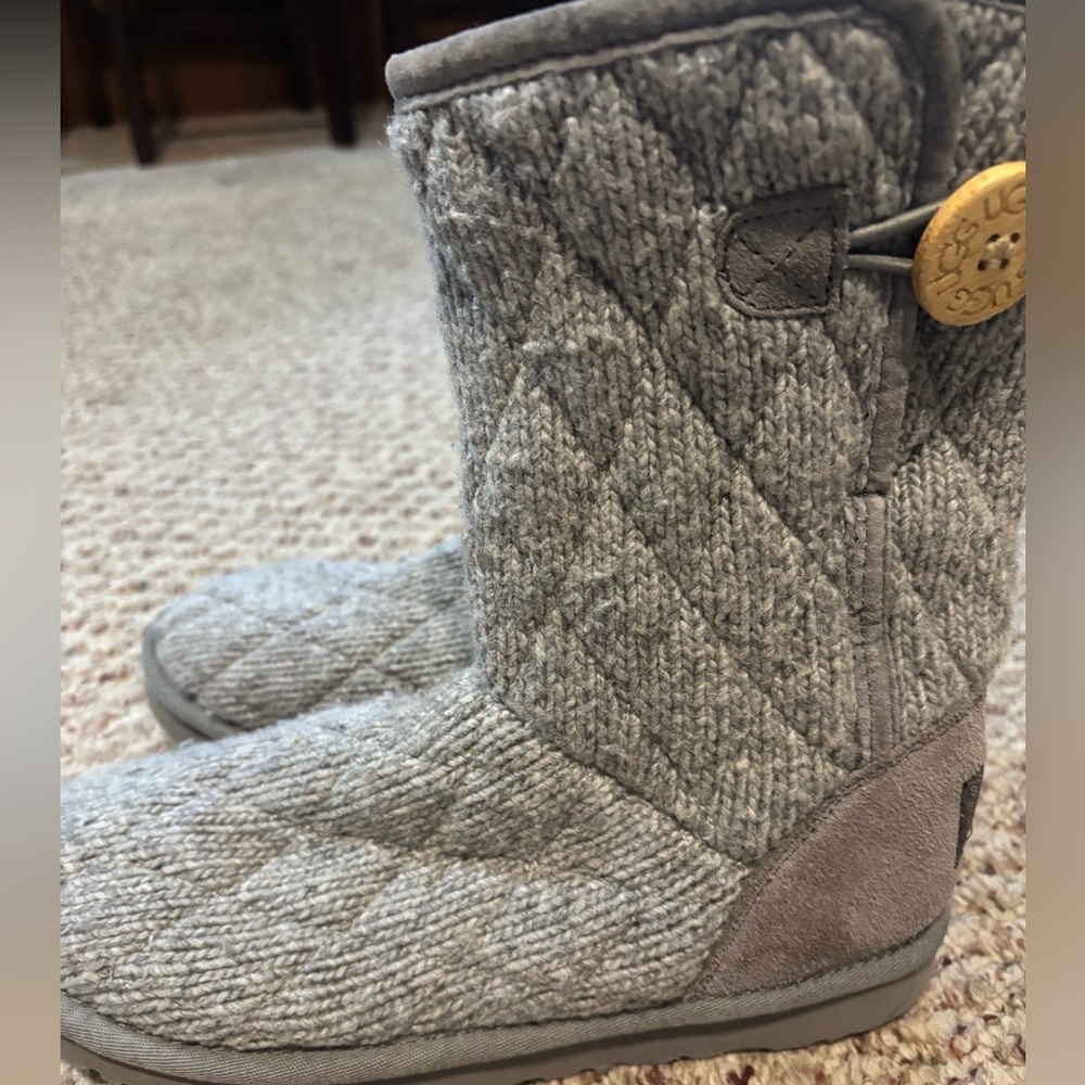 Gray Ugg Short Knit Boots